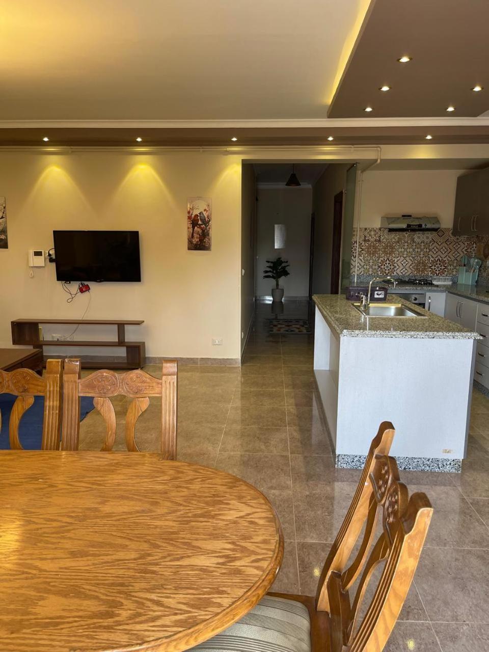 3br With Privet Garden Pool With Excellent Location Near Waterway *