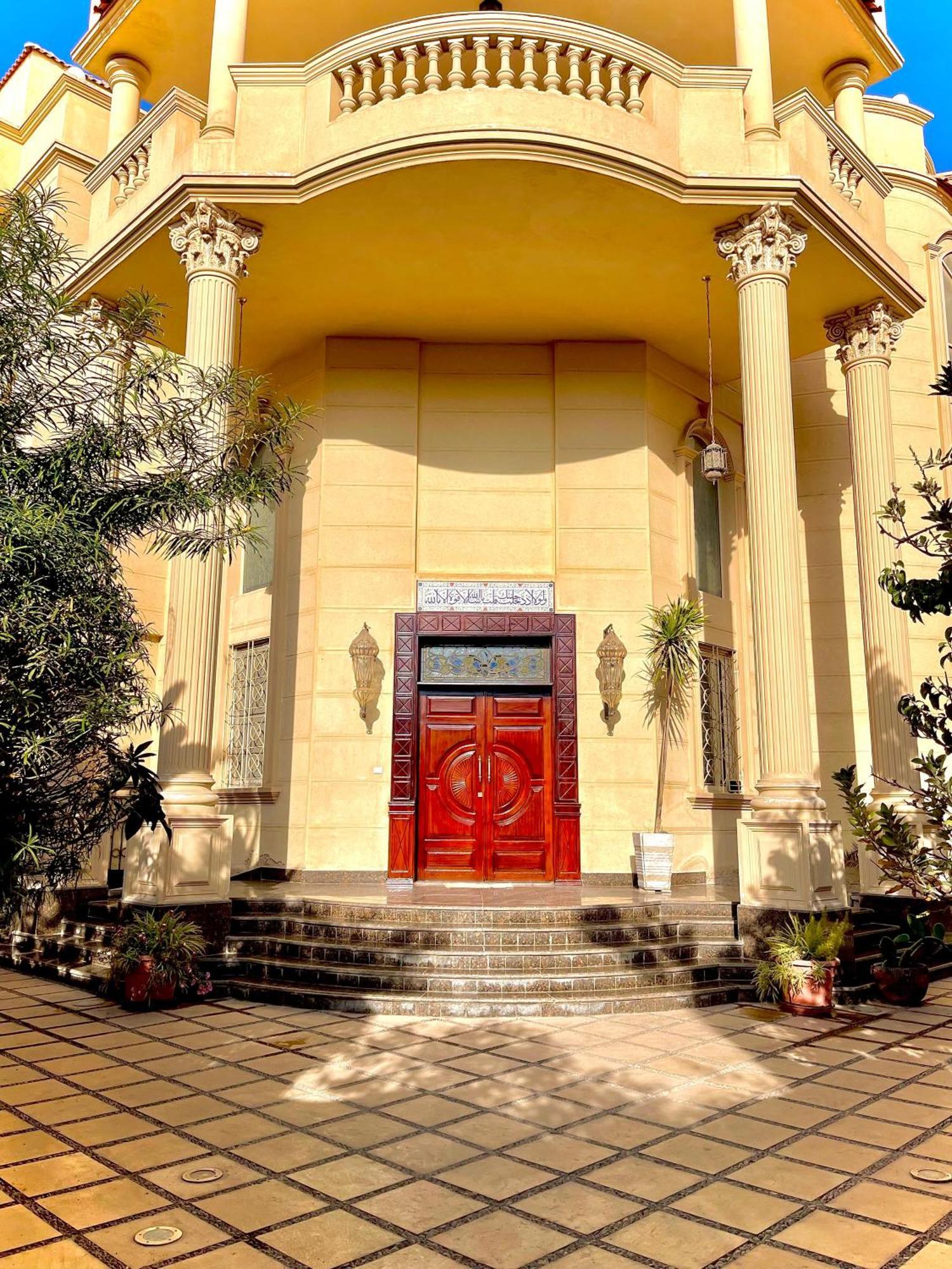 3br With Privet Garden Pool With Excellent Location Near Waterway * Cairo