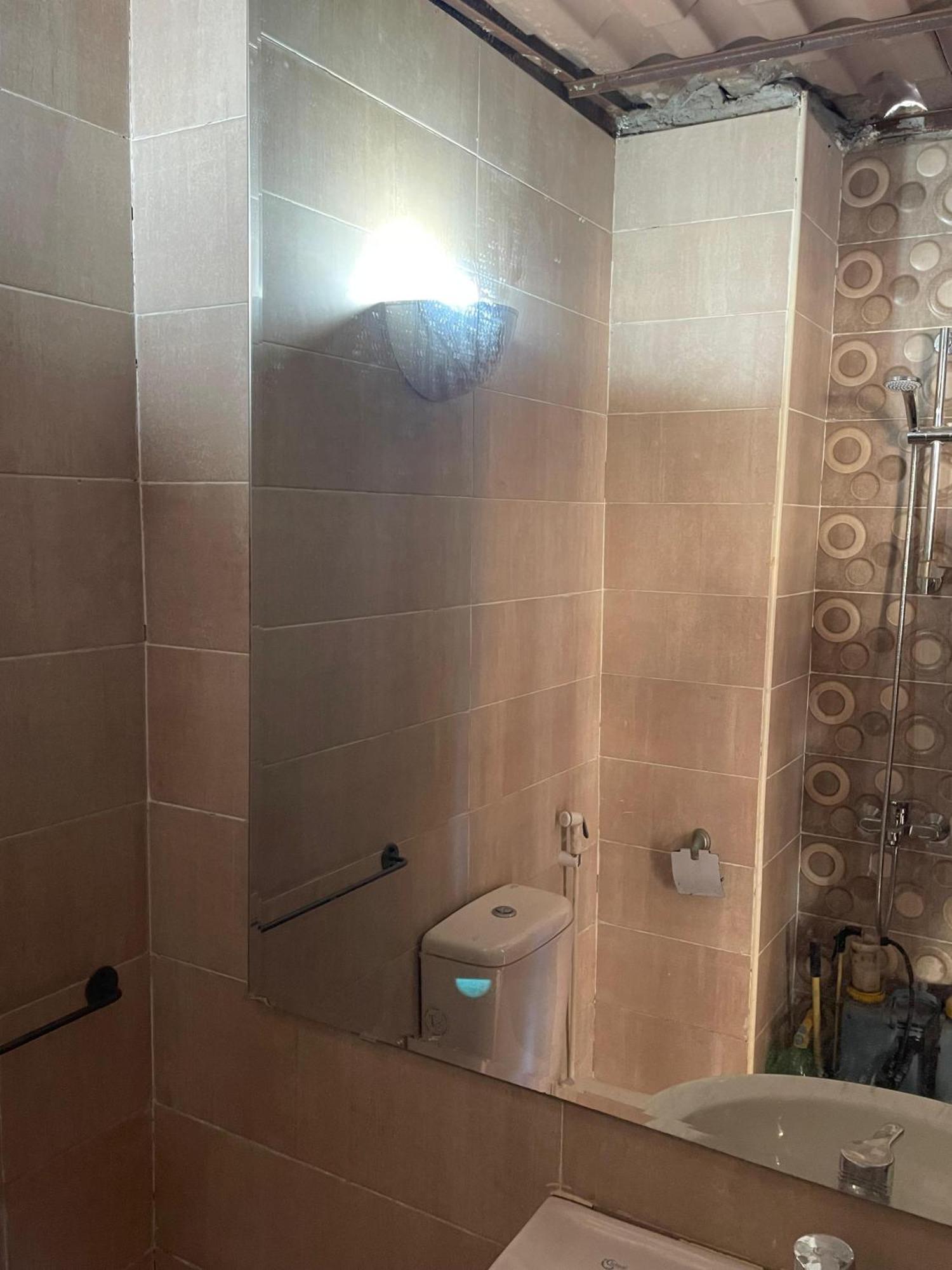 3br With Privet Garden Pool With Excellent Location Near Waterway Apartment