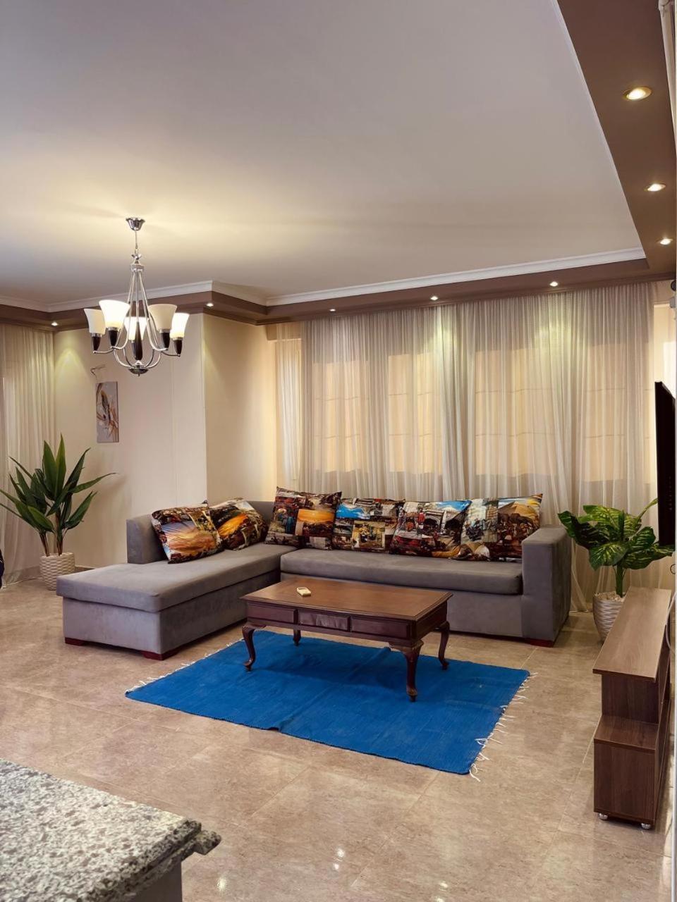 Apartment 3br With Privet Garden Pool With Excellent Location Near Waterway