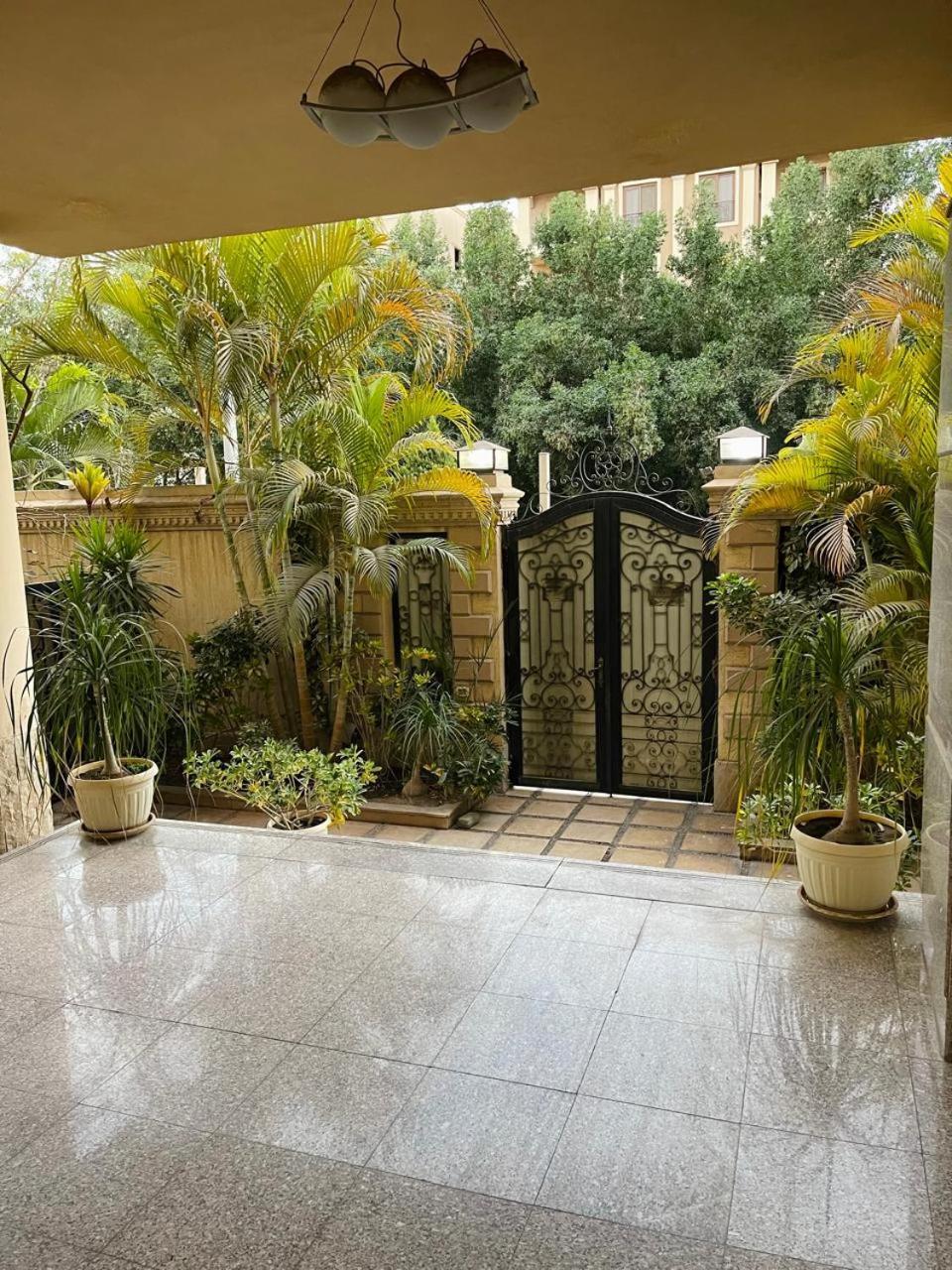 3br With Privet Garden Pool With Excellent Location Near Waterway
